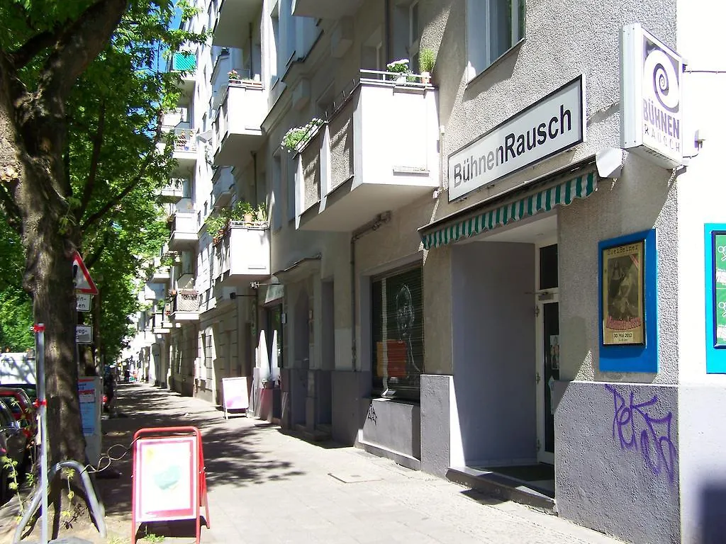 Altbauwohnung Mit 3 Badern Berlin Germany