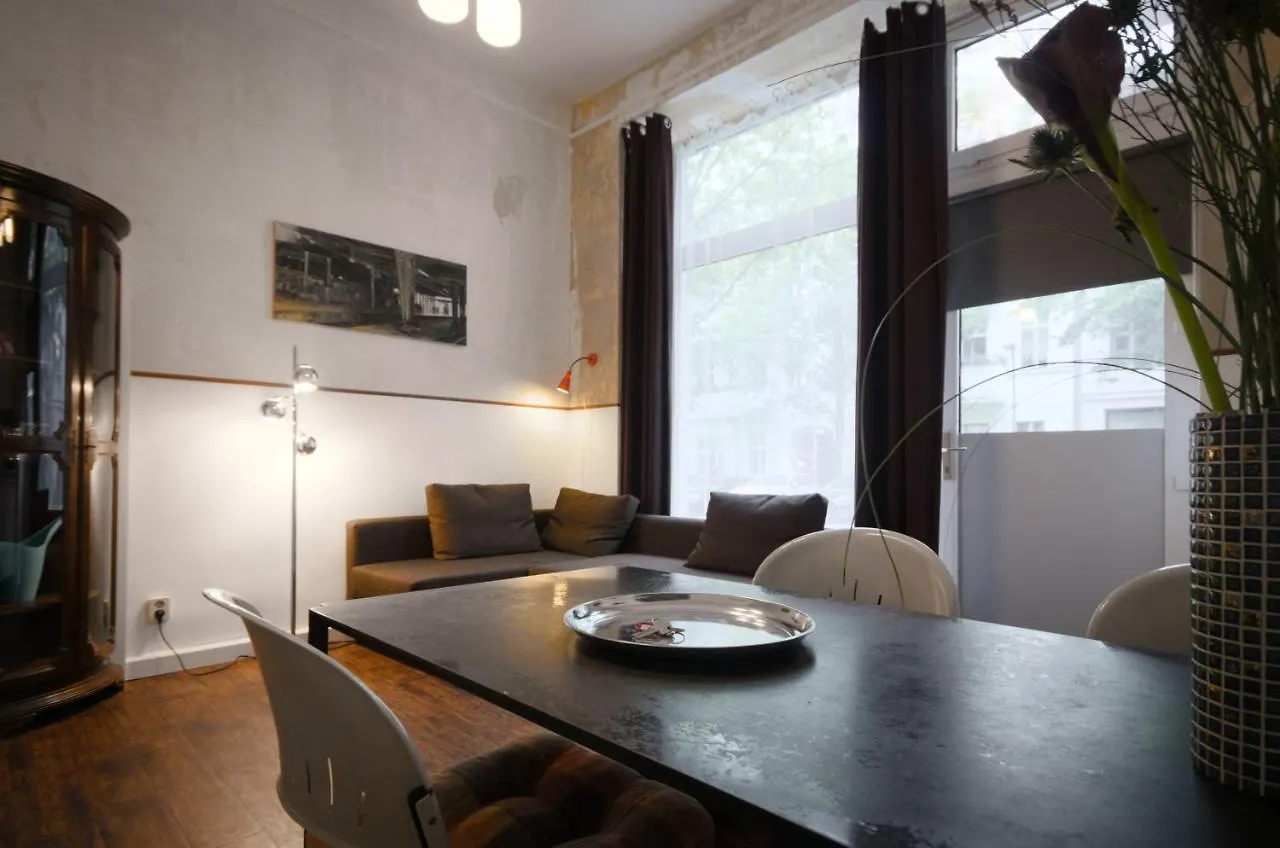 Apartment Altbauwohnung Mit 3 Badern Berlin